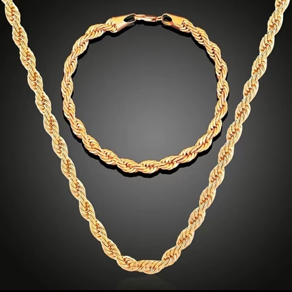BNIB - Rope Chain Necklace and Bracelet Set 18K Gold Plated.